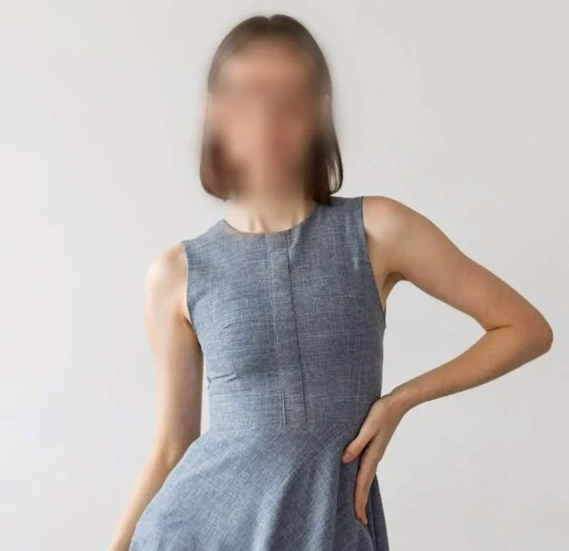 Daniela, 22