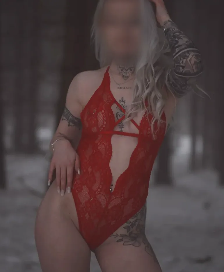 Jacqueline, 26
