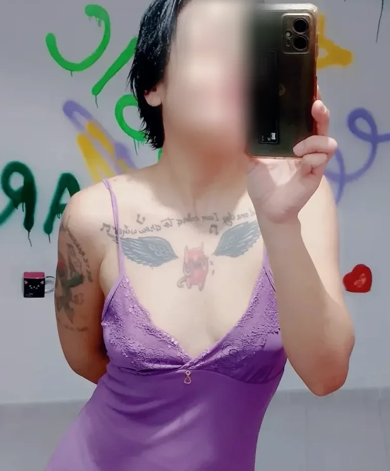 Melina, 21