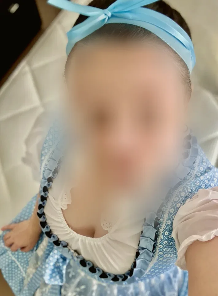Viktoria, 33